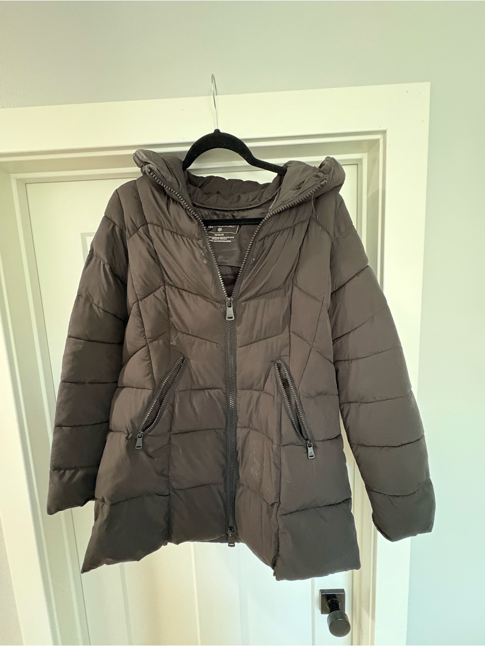 Bernardo Quilted Hooded Puffer Coat in black